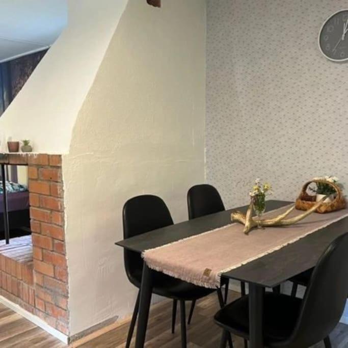 Familienfreundliche Farm Stuga Hamra エクステリア 写真